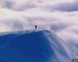 На Эльбрусе продолжаются поиски пропавших альпинистов 