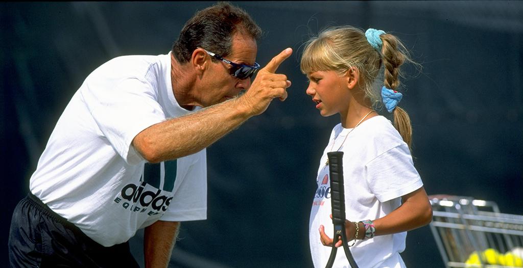 Умер воспитавший рекордное число теннисных звезд тренер. Фоторепортаж