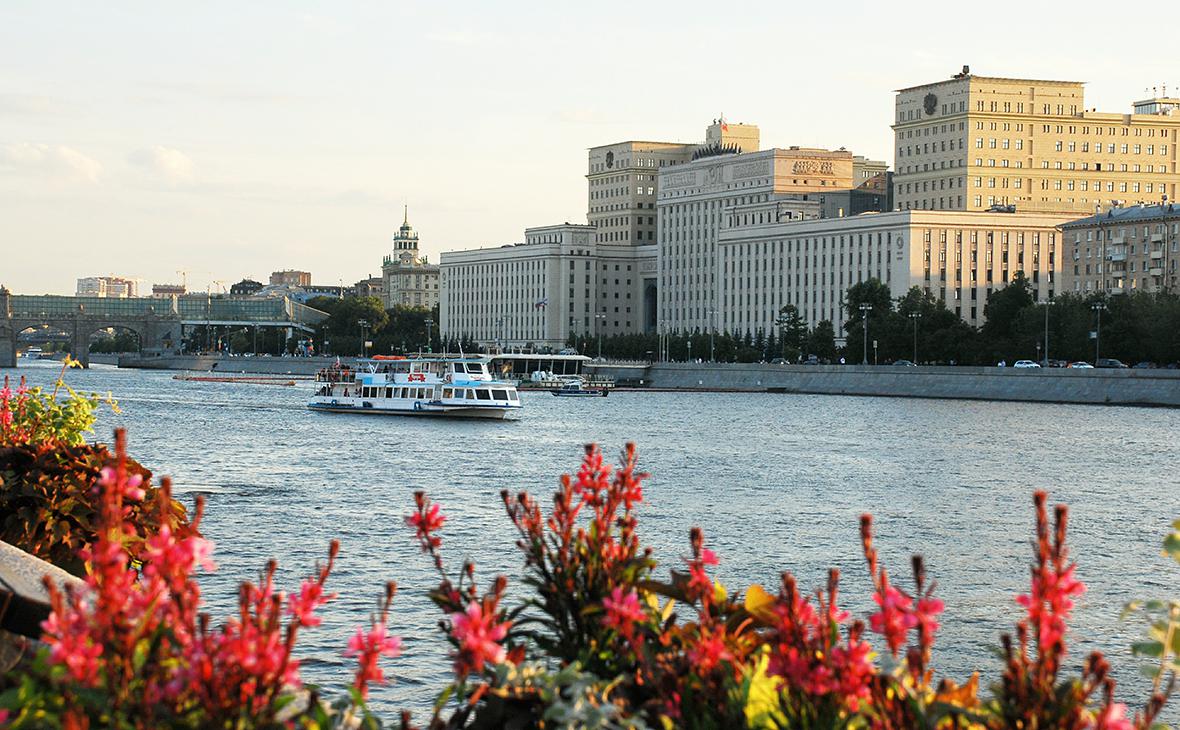 Вид на здание Министерства обороны России