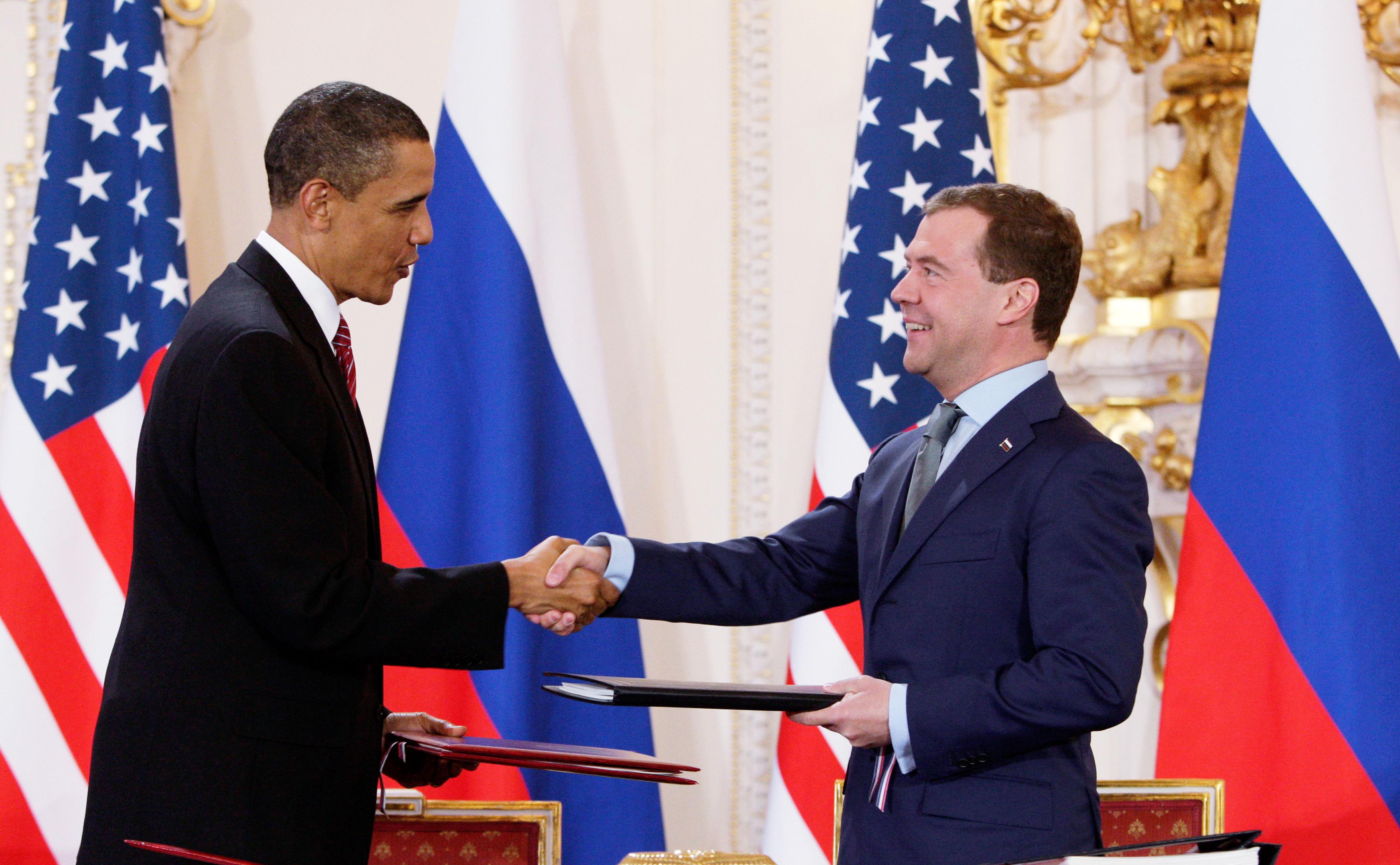 Подписание ДСНВ Дмитрием Медведевым и Бараком Обамой в 2010 году