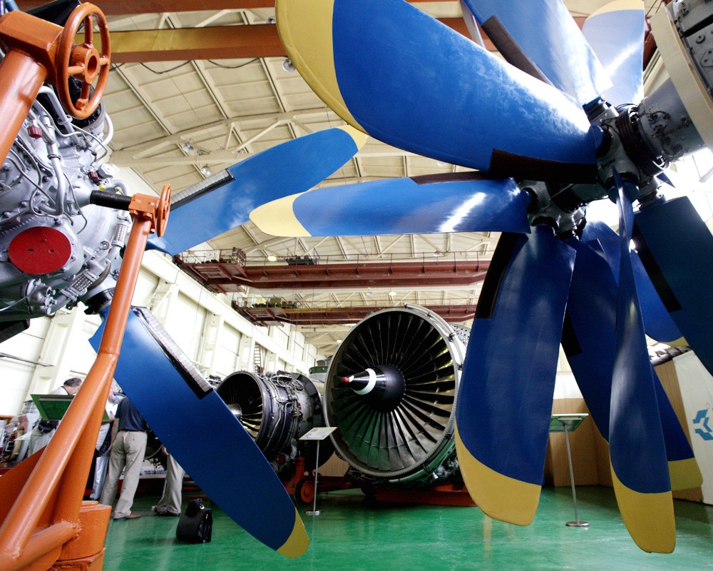 Производство авиационных двигателей на заводе "Мотор Сич" в Запорожье 