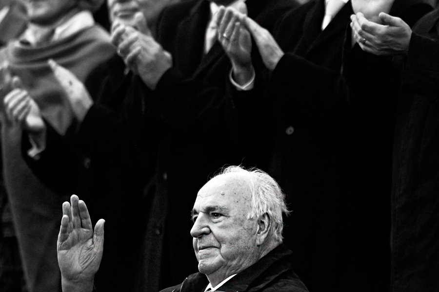 Бывший канцлер Германии Гельмут Коль во&nbsp;время празднования 20-летия годовщины объединения ФРГ и&nbsp;ГДР. Берлин, 3 октября 2010&nbsp;года.