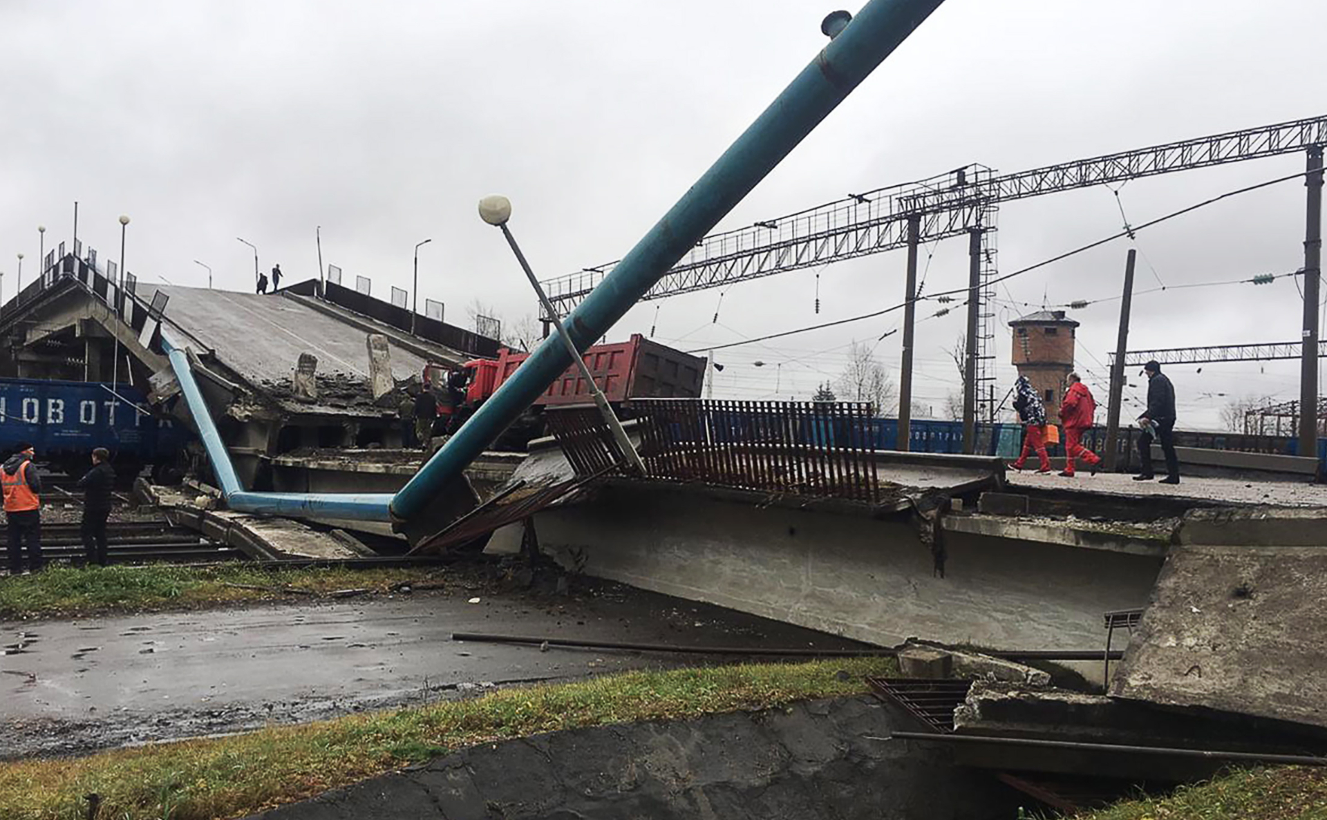 Видео обрушения моста