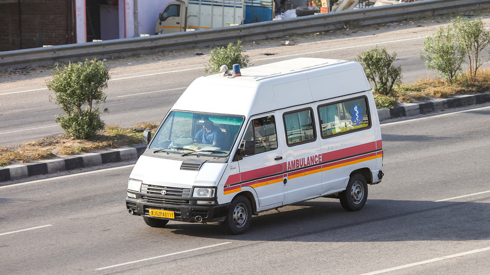 В Индии врачи борются за жизнь заживо похороненной родителями новорожденной девочки