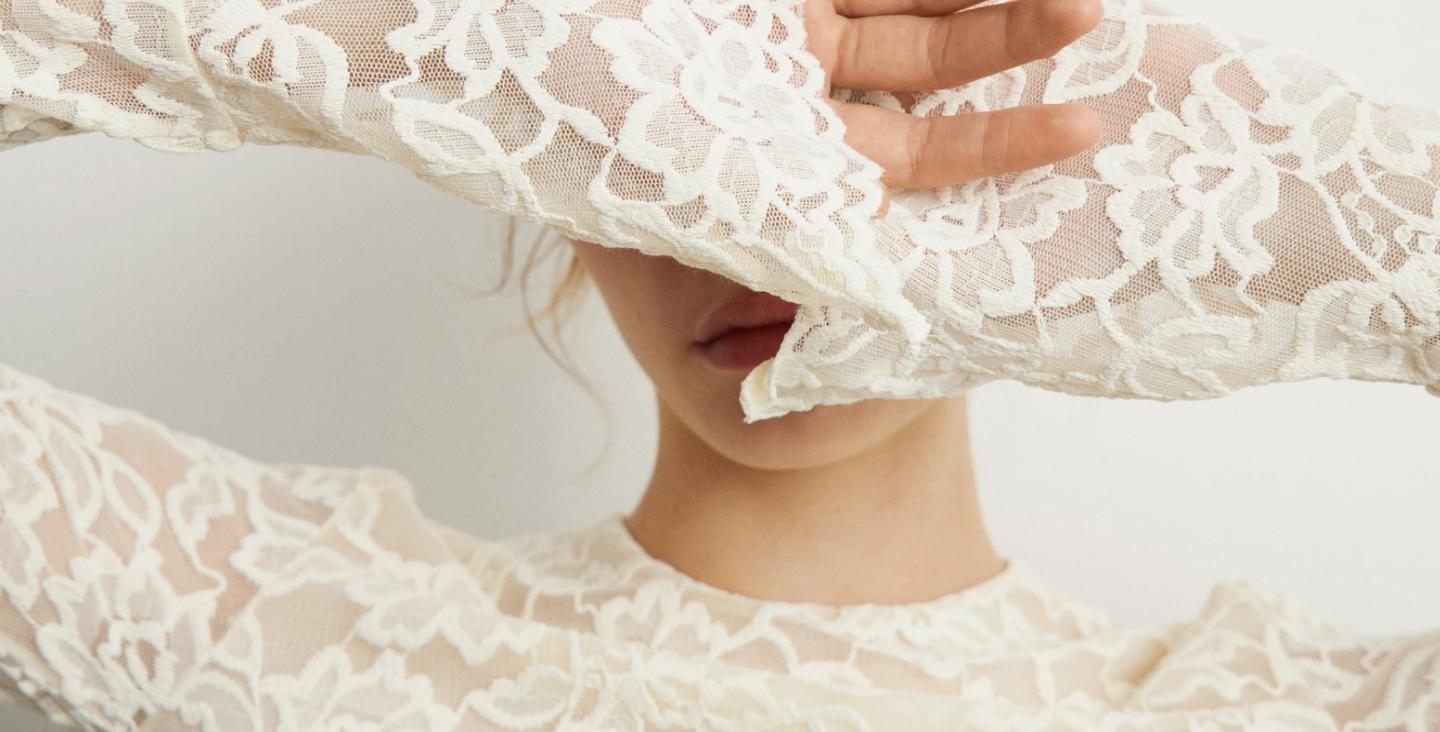 Кружево, красный цвет и пайетки: что надеть на новогодний корпоратив