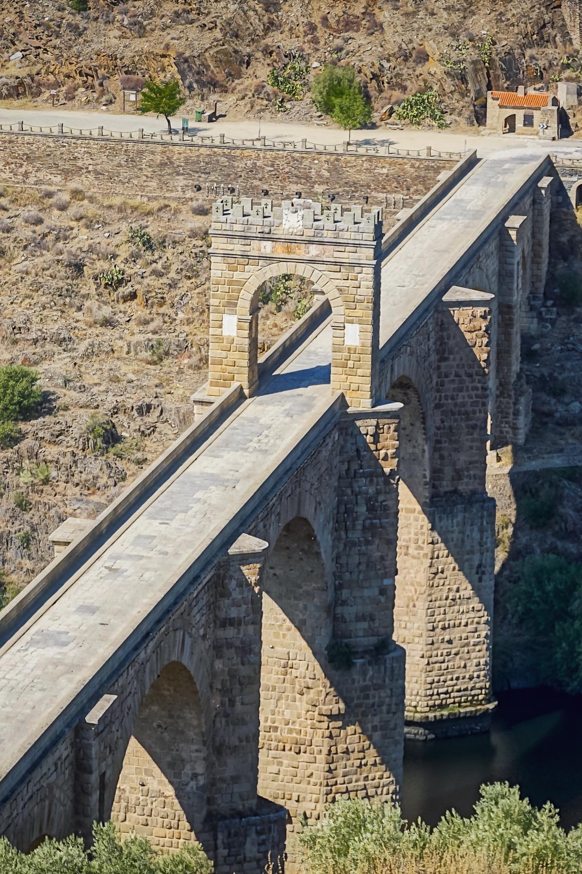Алькантарский мост через реку Тахо,&nbsp;Испания