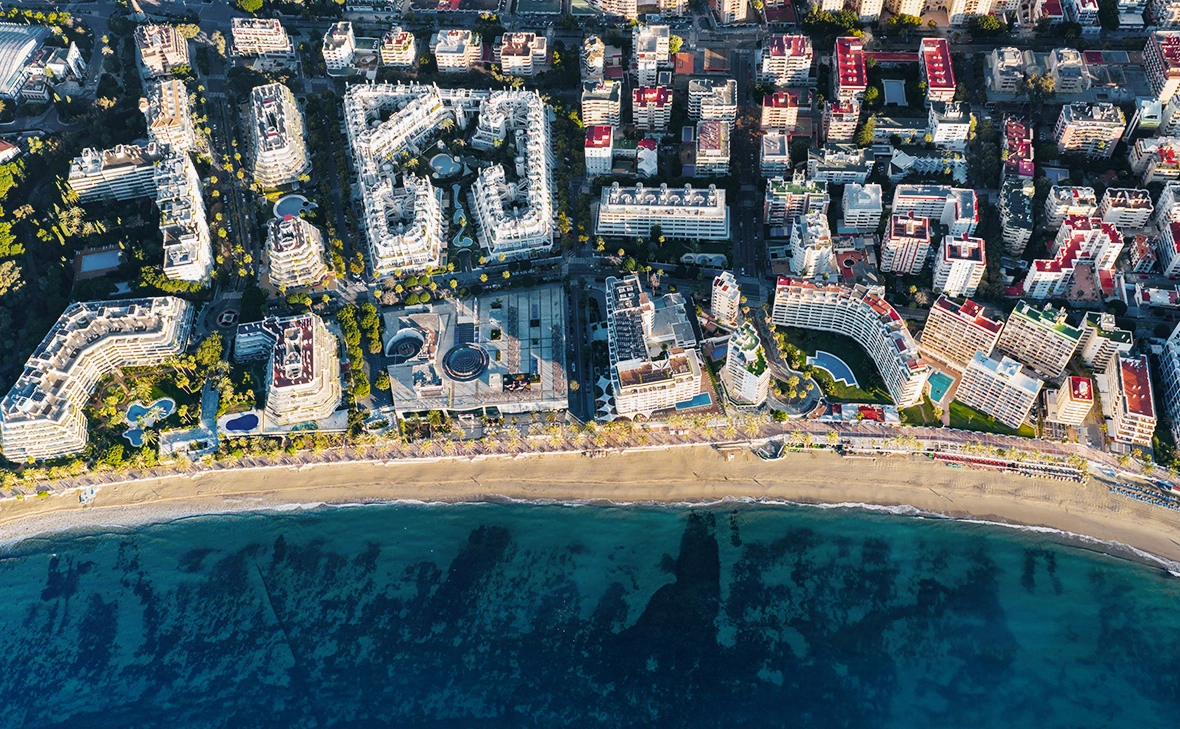 Mike Workman / Shutterstock