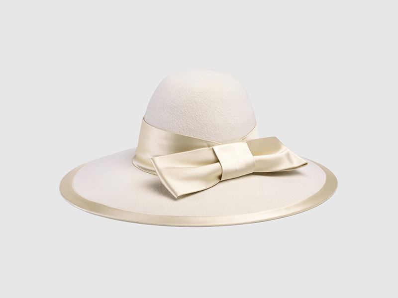 Шляпа Gucci, 65 500 руб. (gucci.com)