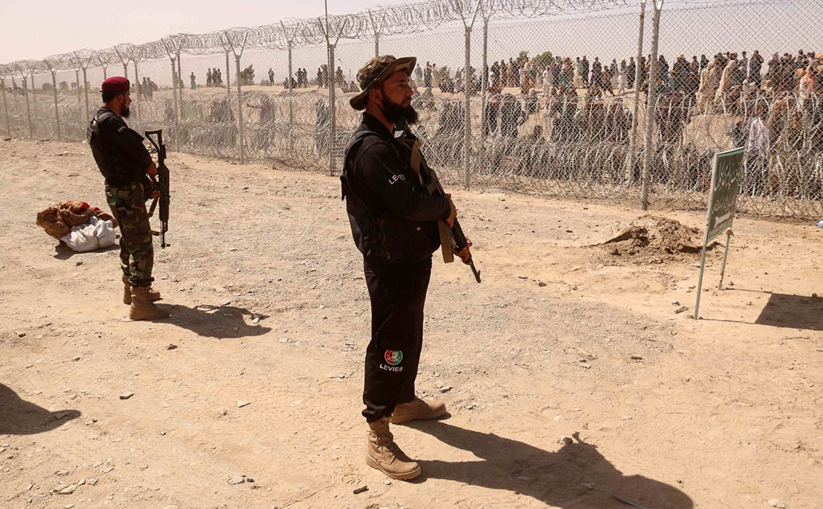 Афганские талибы (движение &laquo;Талибан&raquo; запрещено в РФ) закрыли границу с Пакистаном у города в провинции Кандагар