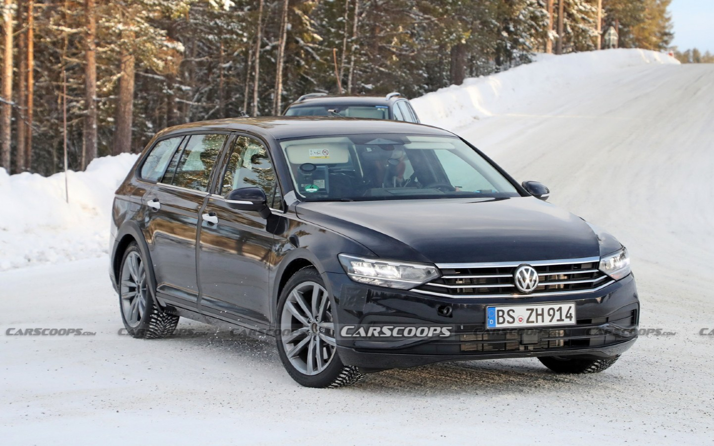 Volkswagen вывел на испытания Passat нового поколения
