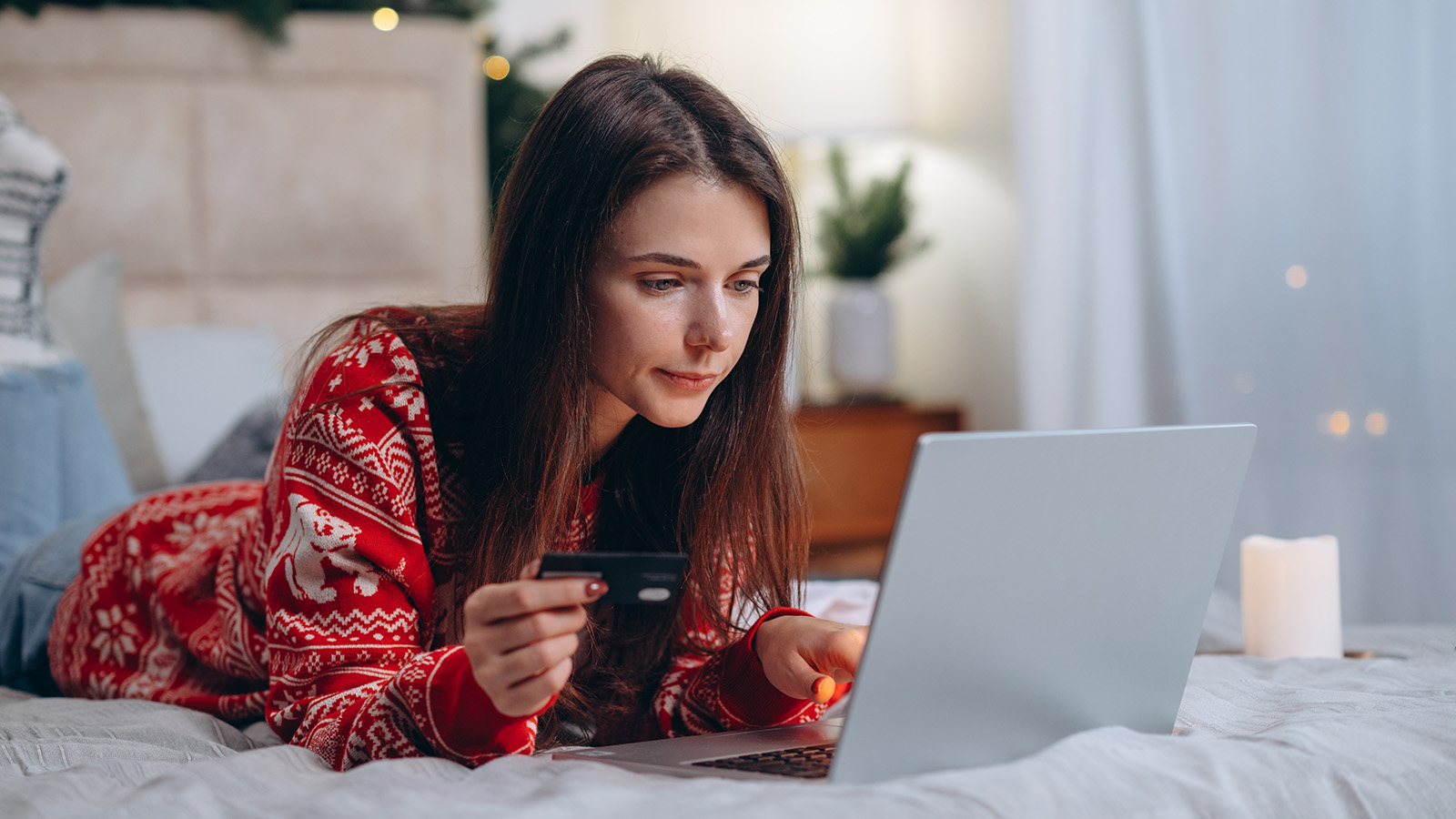 Выяснилось, кто чаще заказывает ювелирные украшения из-за рубежа