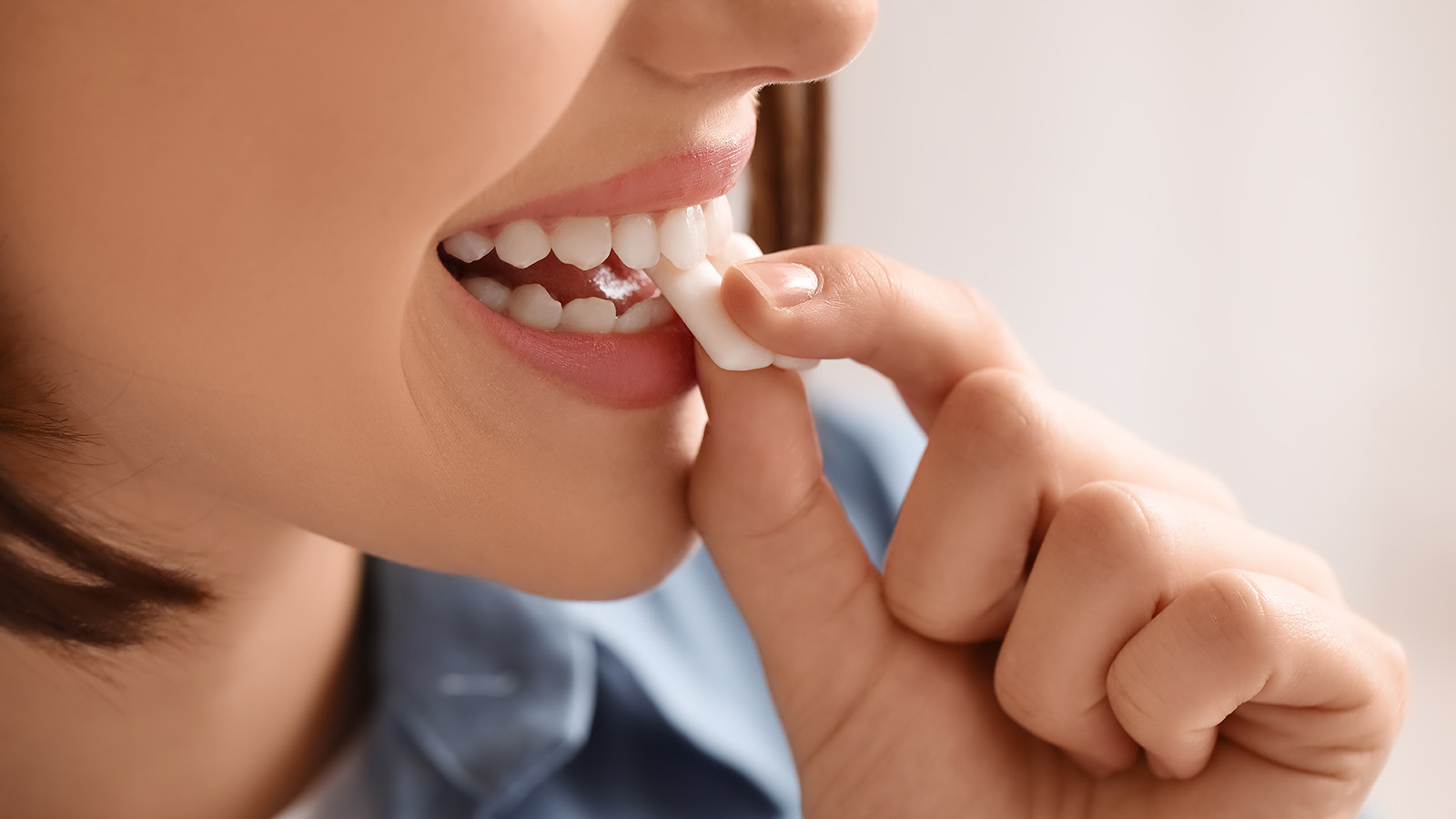 Российские ученые изобрели «умную» жвачку. Ее удивительные свойства