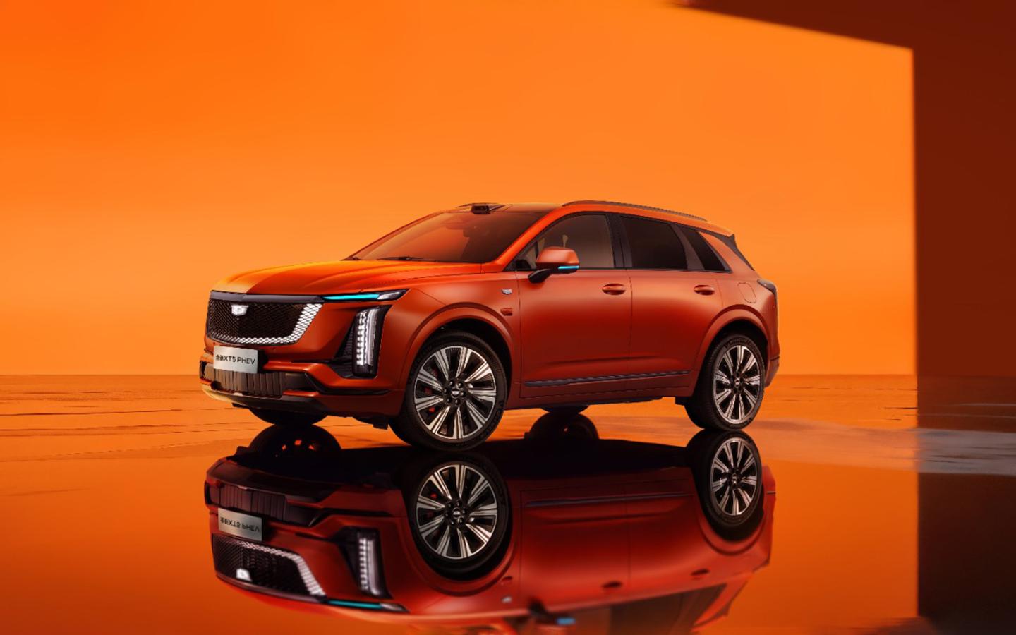 Cadillac показал новый XT5. Это гибрид с двумя электромоторами