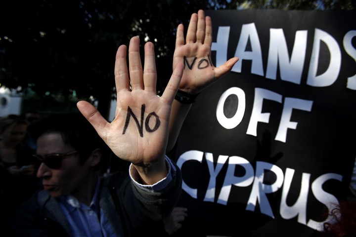 Введение спецналога на депозиты на Кипре