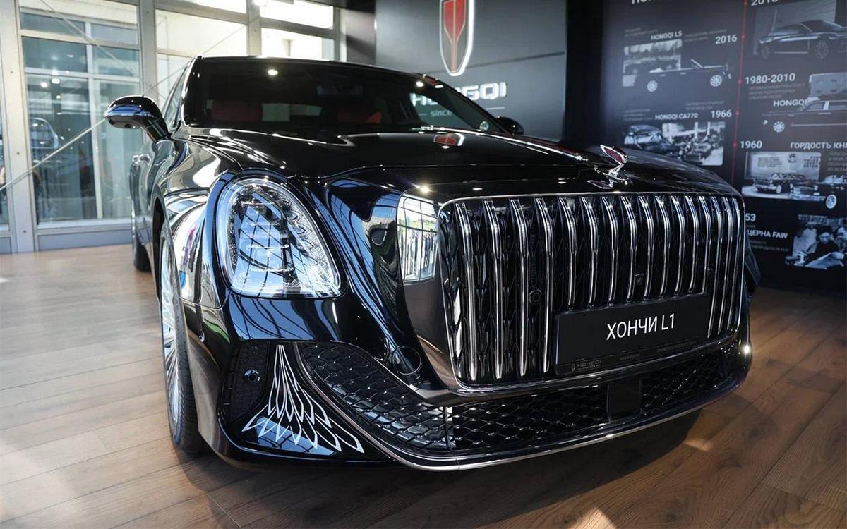 Hongqi представил на ВЭФ первый в линейке люксовый седан L1