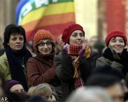 Итальянцы борются за аборты и однополые браки