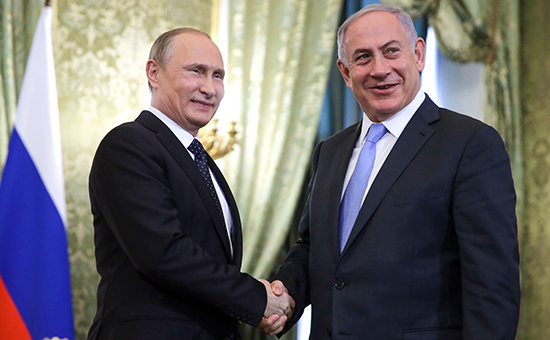 Президент России Владимир Путин и премьер-министр Израиля Биньямин Нетаньяху (слева направо) во время встречи в Кремле


