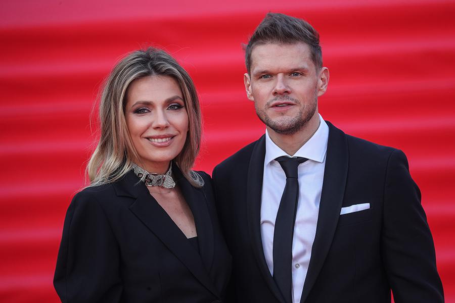 Анастасия Паперная и Владимир Яглыч на церемонии открытия 43-го Московского международного кинофестиваля, 2021 год