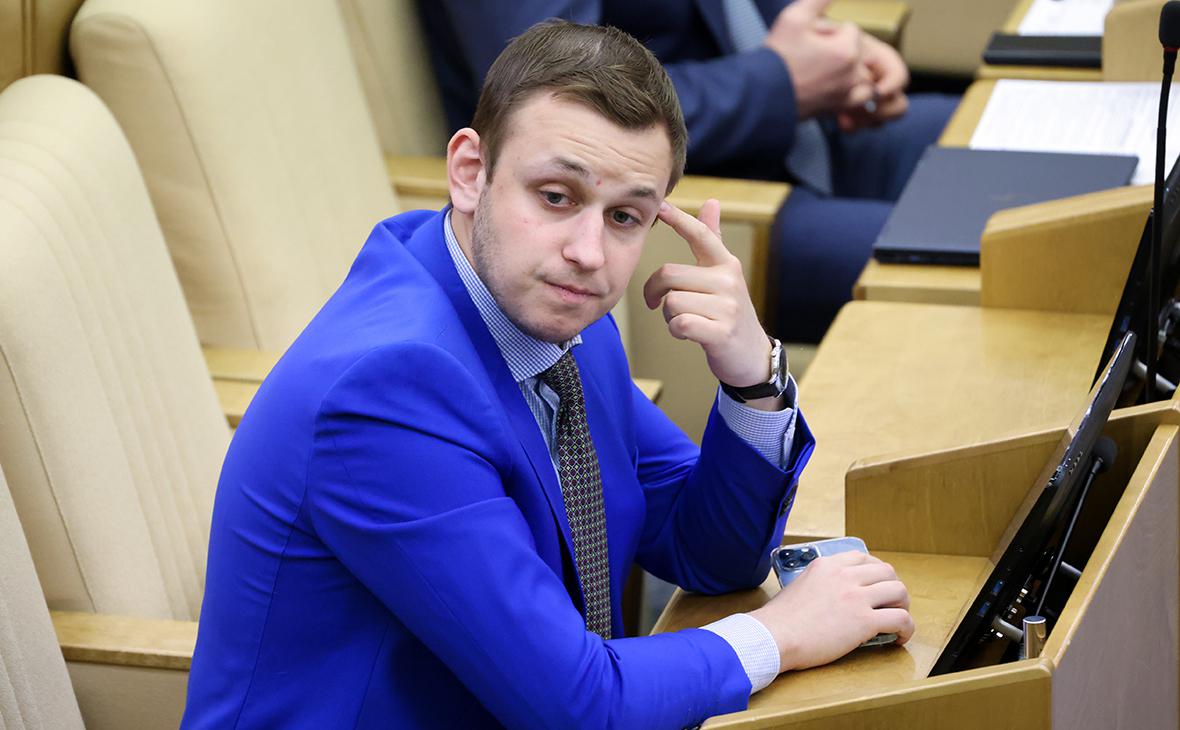 Комиссия Госдумы нашла основания для лишения депутата Власова мандата
