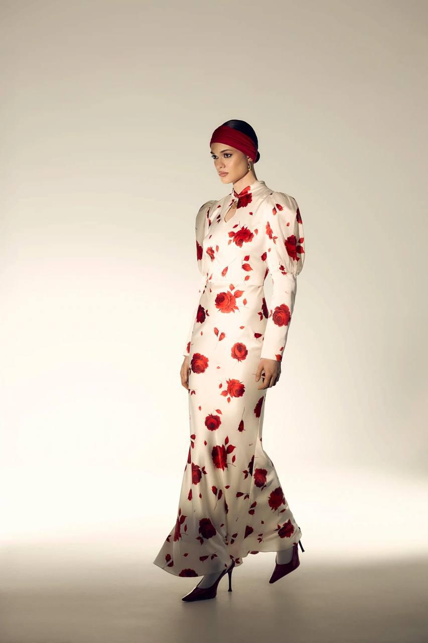 Платье Roses Lace, 95 000 руб.