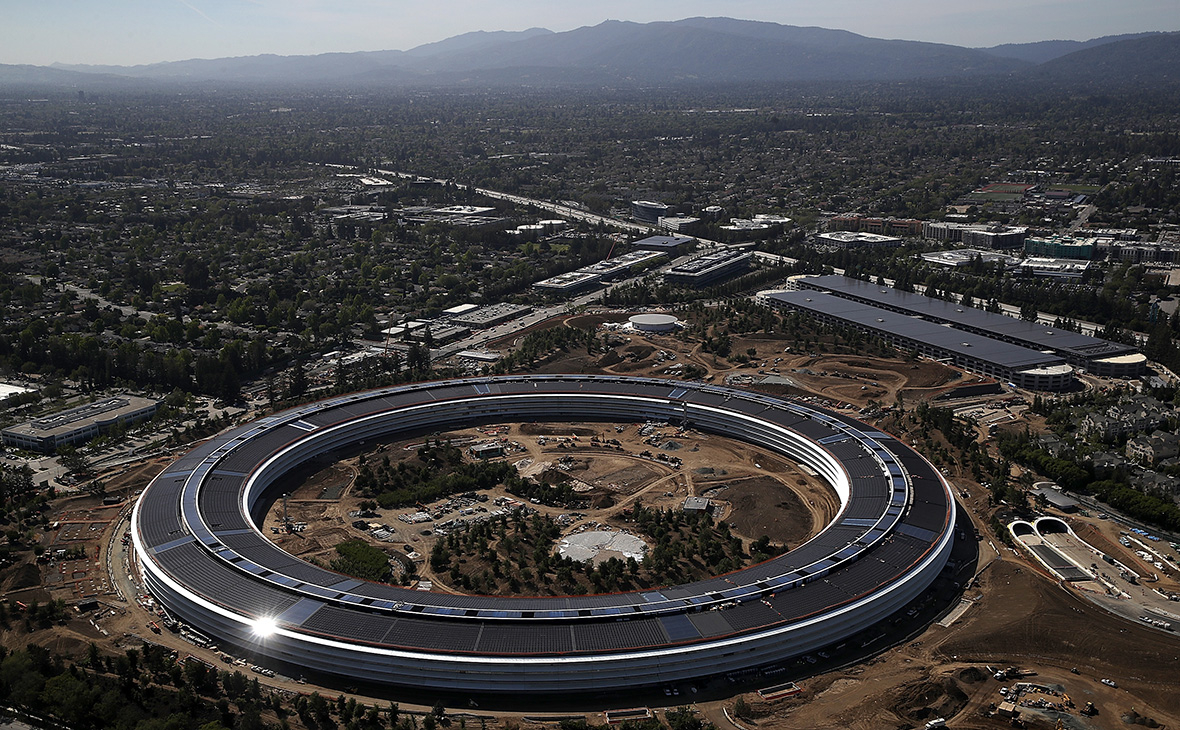 Вид на Кремневую долину и Apple park