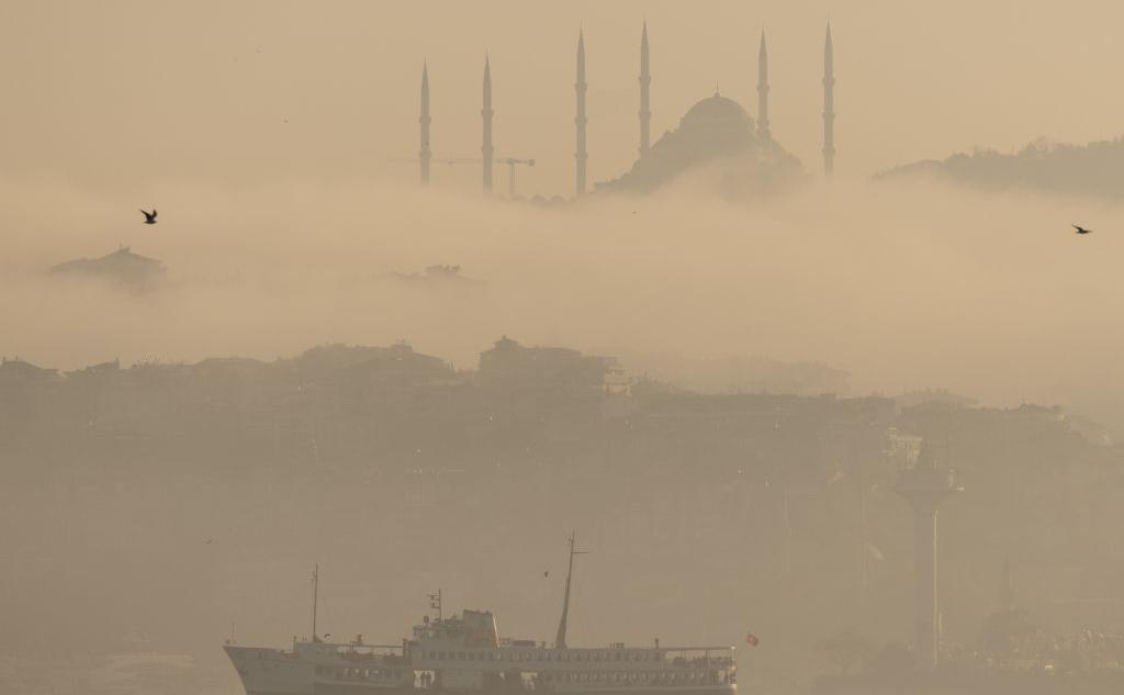 В Стамбуле начали снос 300 домов из-за риска обрушения в любой момент