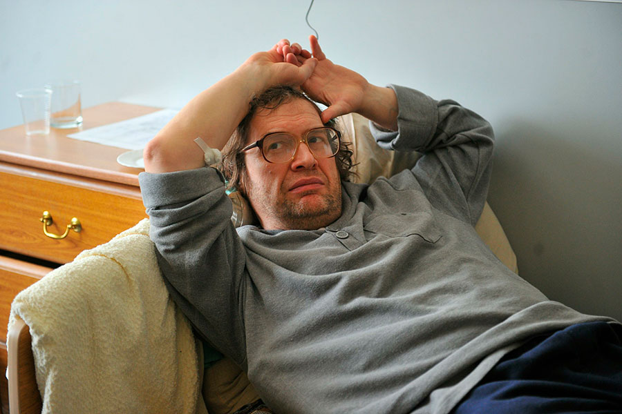 6 октября 1995 года Госдума первого созыва лишила мандата независимого депутата Сергея Мавроди. Причиной этого стало &laquo;пренебрежение им депутатскими обязанностями&raquo; и занятие коммерческой деятельностью. Ранее против Мавроди возбудили уголовное дело по факту финансовых махинаций в компании &laquo;МММ&raquo;, признанной финансовой пирамидой. Тогда депутаты сперва высказались за лишение Мавроди неприкосновенности, но затем провели повторное голосование, на котором восстановили иммунитет коллеги по палате. Лишь полгода спустя думская мандатная комиссия предложила досрочно прекратить полномочия Сергея Мавроди.В 2007 году он был приговорен Чертановским районным судом Москвы к 4 годам и 6 месяцам заключения по обвинению в мошенничестве в крупных размерах, но в том&nbsp;же году вышел на свободу в связи с истечением срока наказания, большую часть которого он отбыл в СИЗО.