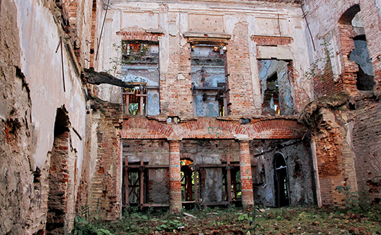 Ропшинский дворец, сентябрь 2016 года


