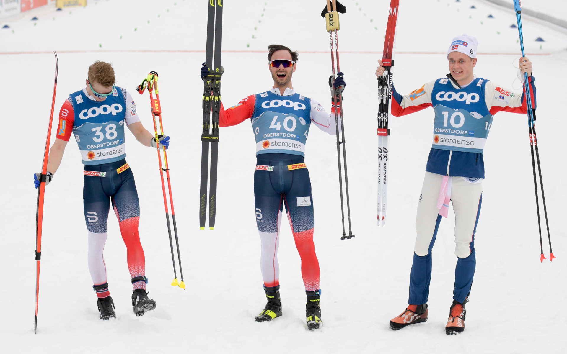 Норвежские лыжники Симен Хегстад Крюгер, Ханс Кристер Холунд и Харальд Эстберг Амундсен (слева направо)