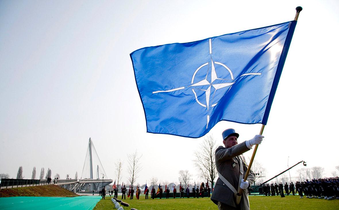 WSJ узнала о готовности НАТО предложить Киеву помощь, но не членство"/>














