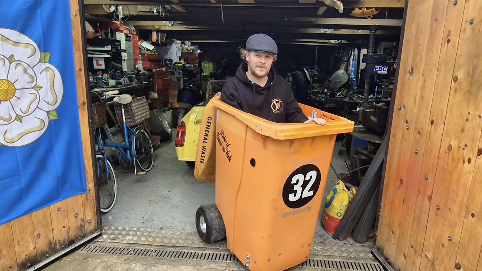 Майкл Уоллхед