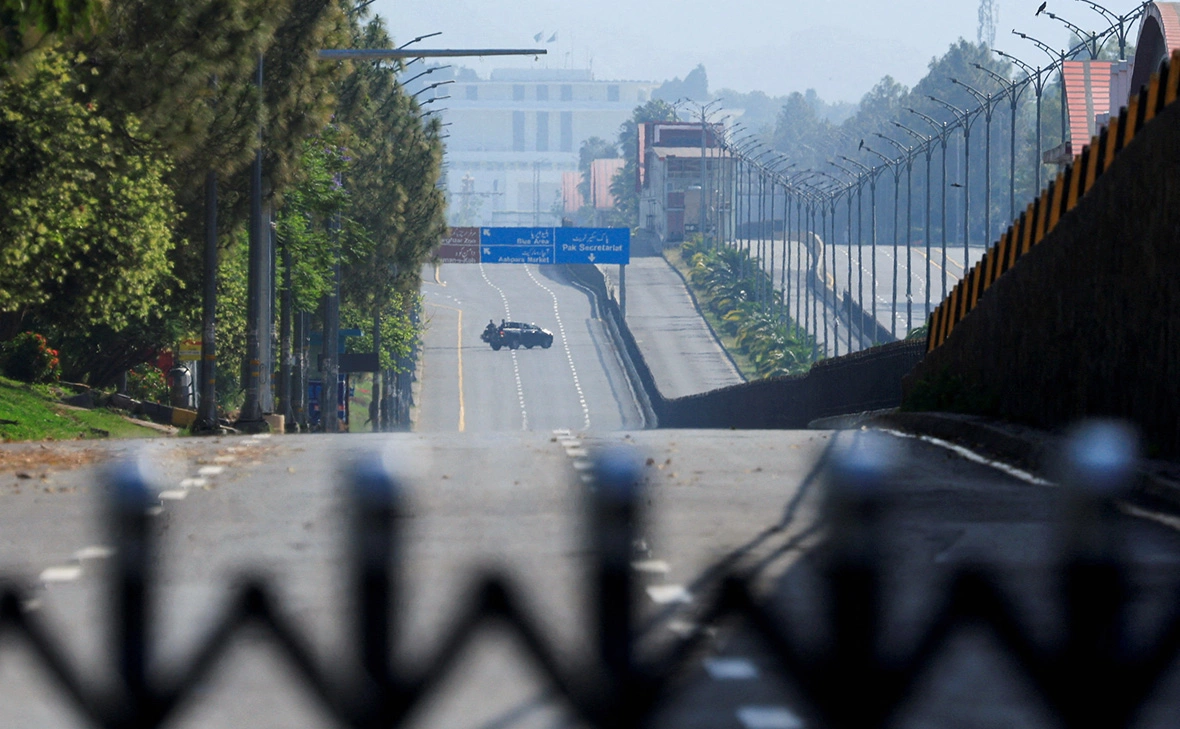 Akhtar Soomro / Reuters