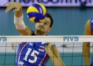 Поединок соперников российских волейболистов остался за сербами