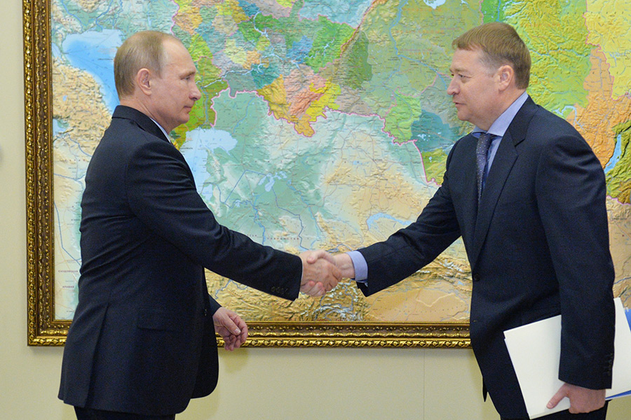 Владимир Путин и г Леонид Маркелов (слева направо)


