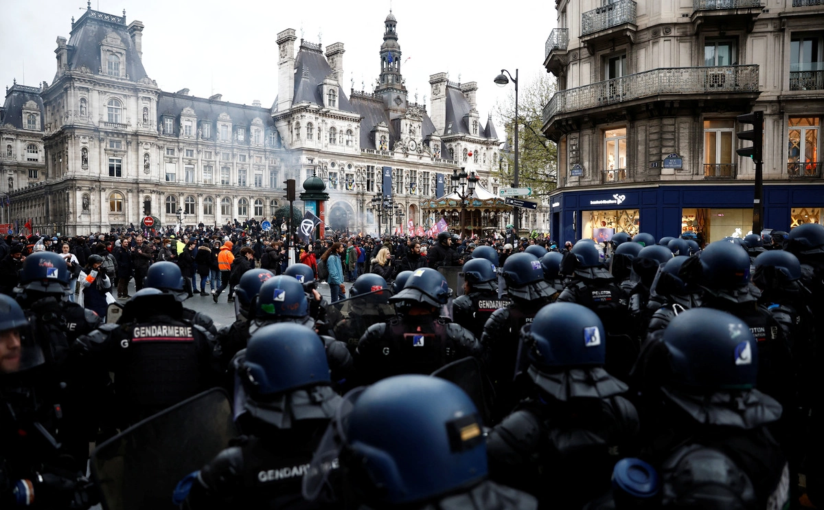 Stephane Mahe / Reuters