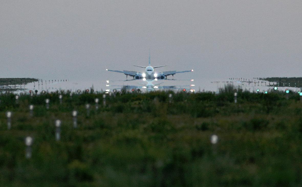 Аэропорт Казани возобновил работу после трех часов ограничений