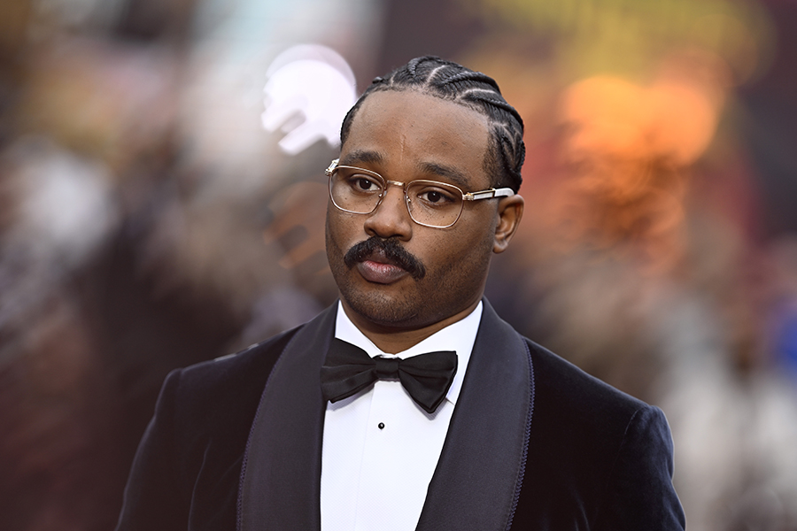 FT также оценили как создателя кинорежиссера&nbsp;Райана Куглера. В тексте для издания актриса Вунми Моссаку рассказала о его фильме &laquo;Грешники&raquo;, в котором снималась. Она назвала Куглера &laquo;защитником правды и культуры&raquo;.

39-летний режиссер изначально прославился как создатель короткометражек. Его работы&nbsp;&mdash; Locks (2009), Fig (2011), The Sculptor (2011) и Gap (2011) получили многочисленные награды и признание зрителей. Куглер также снял два фильма для киновселенной Marvel&nbsp;&mdash; &laquo;Черная пантера&raquo; и &laquo;Черная пантера: Ваканда навеки&raquo; и одну из кинолент про Рокки Бальбоа.


В список &laquo;Создателей&raquo; 2025 года Financial Times&nbsp;также включили модельера Джонатана Андерсона, писательницу Хелен Гарнер, певицу Розалию и рэпера Bad Bunny.
