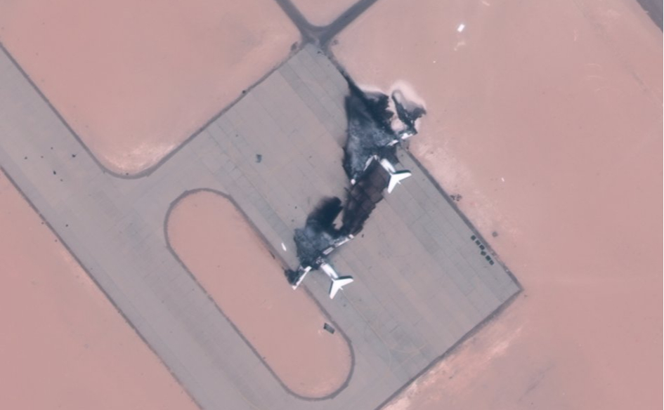 Два Ил-76 после атаки на авиабазе&nbsp;Эль-Джуфра в Ливии
&nbsp;