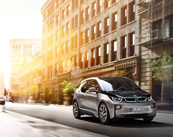 BMW представил свой первый электромобиль