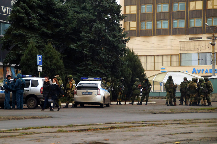 По словам горожан, на жизнь в городе происходящее повлияло незначительно. Очевидцы заявили, что &laquo;кроме центра, все работает&raquo;. Однако студентов и работников организаций, расположенных в центре города, распустили по домам.
