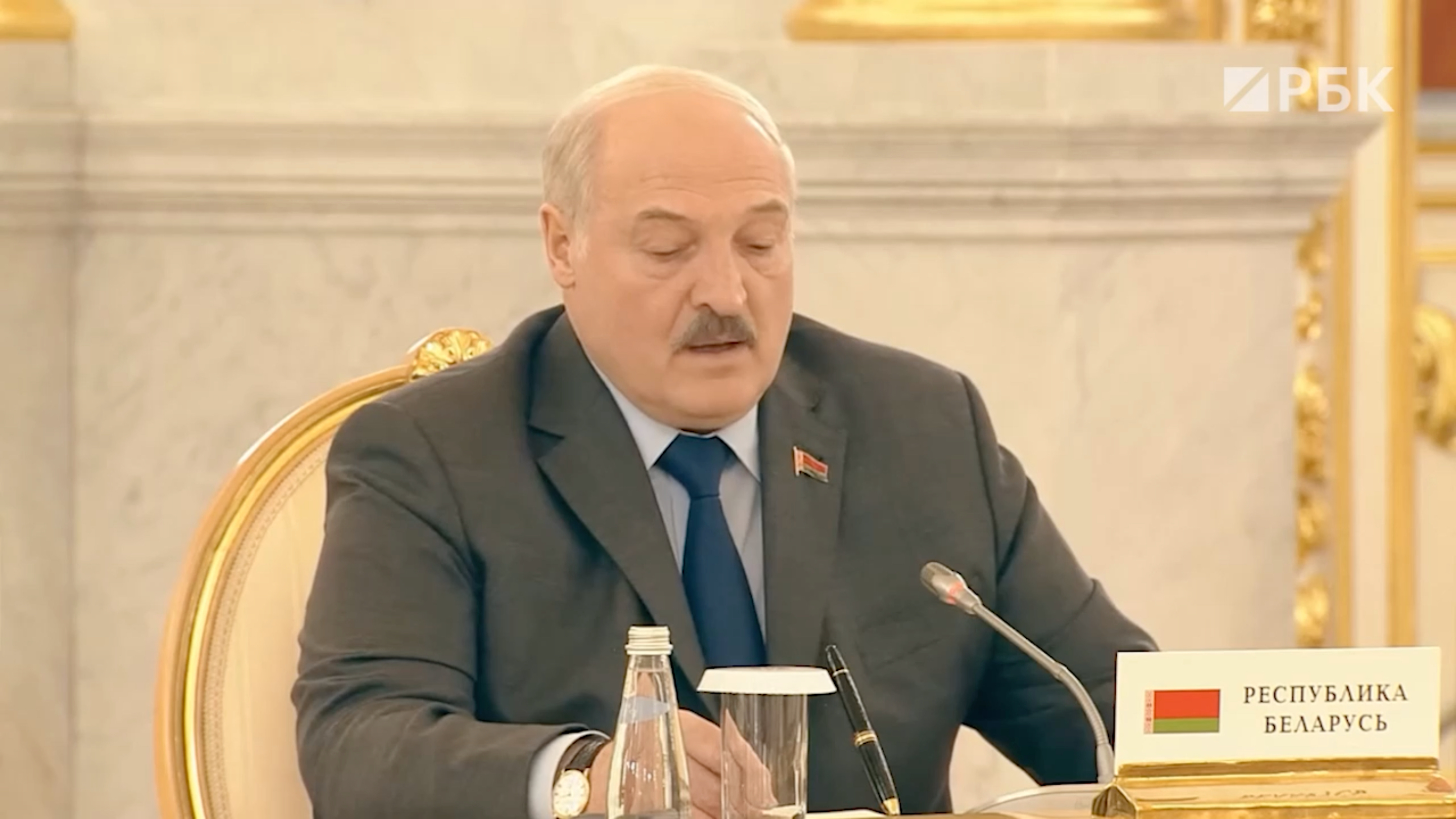 Лукашенко назвал опасными попытки расчленения Украины