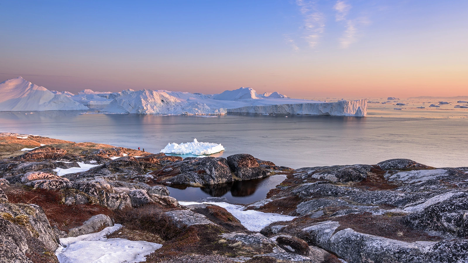 <p>Айсберги в Северном Ледовитом океане, Гренландия</p>