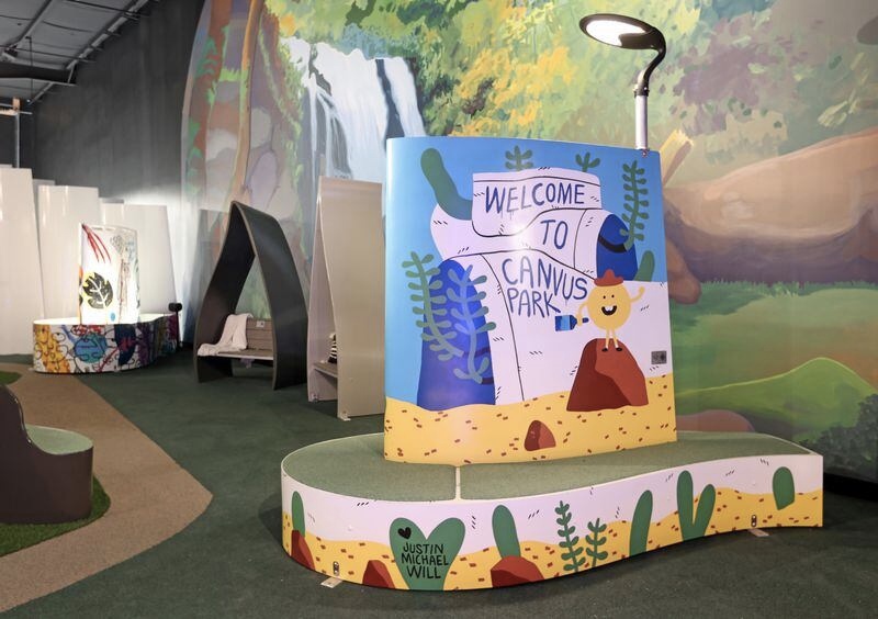 Уличная мебель, сделанная из лопастей ветряных турбин.&nbsp;