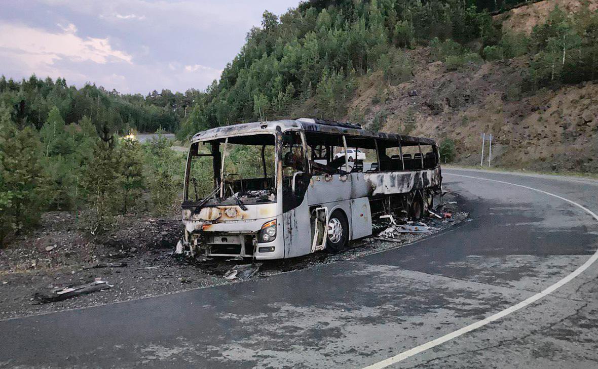 Пассажирский автобус загорелся на ходу на трассе в Башкирии — РБК