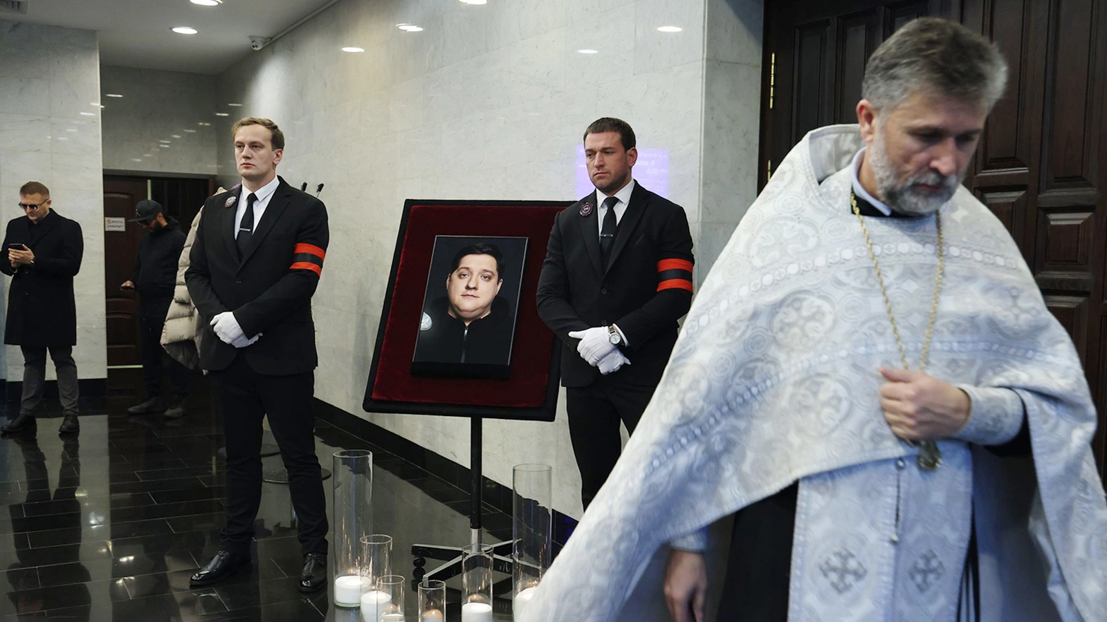 Церемония прощания с актером Романом Поповым