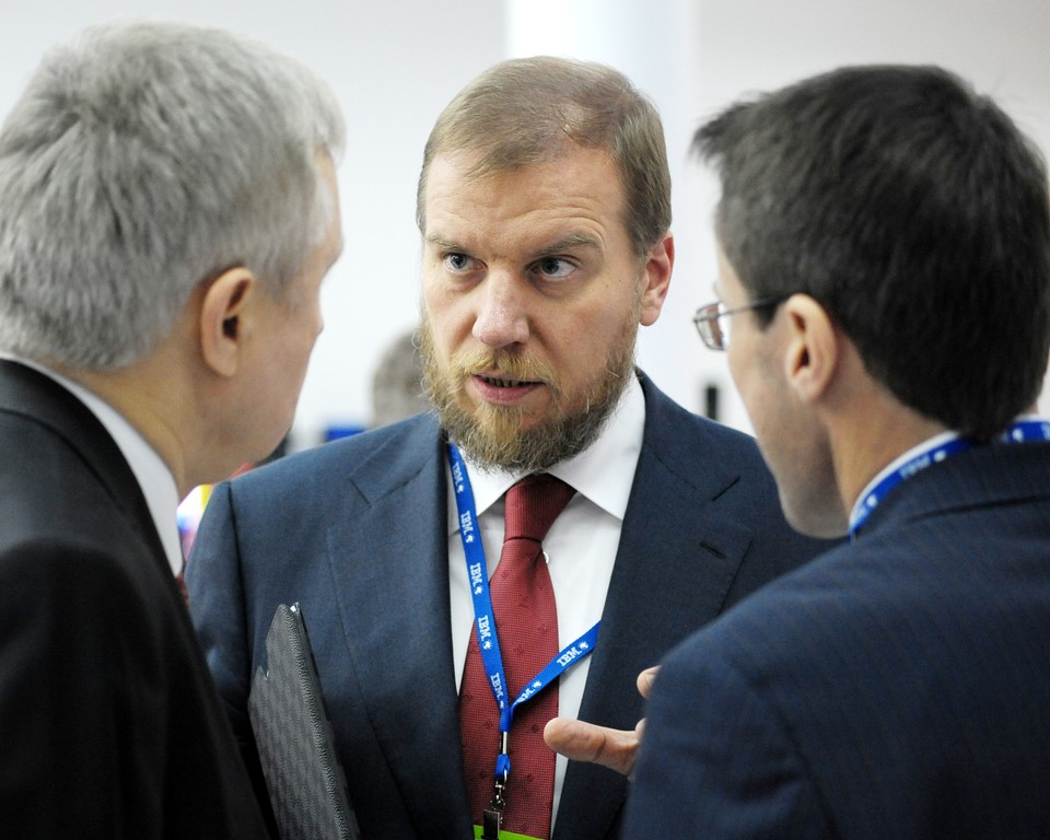 Председатель совета директоров Промсвязьбанка Алексей Ананьев (в центре)