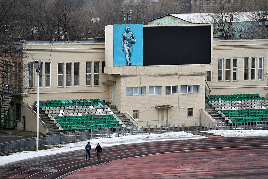 Стадион с 1997 года носит имя легендарного советского футболиста Эдуарда Стрельцова, выступавшего за &laquo;Торпедо&raquo;. Причем сам Стрельцов не провел на этом стадионе ни одного официального матча &mdash; в те годы команда играла в Лужниках.