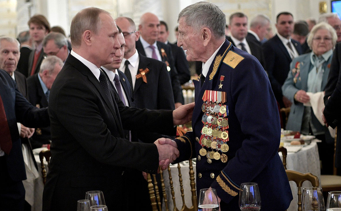 Владимир Путин во время торжественного&nbsp;приёма по случаю Дня Победы