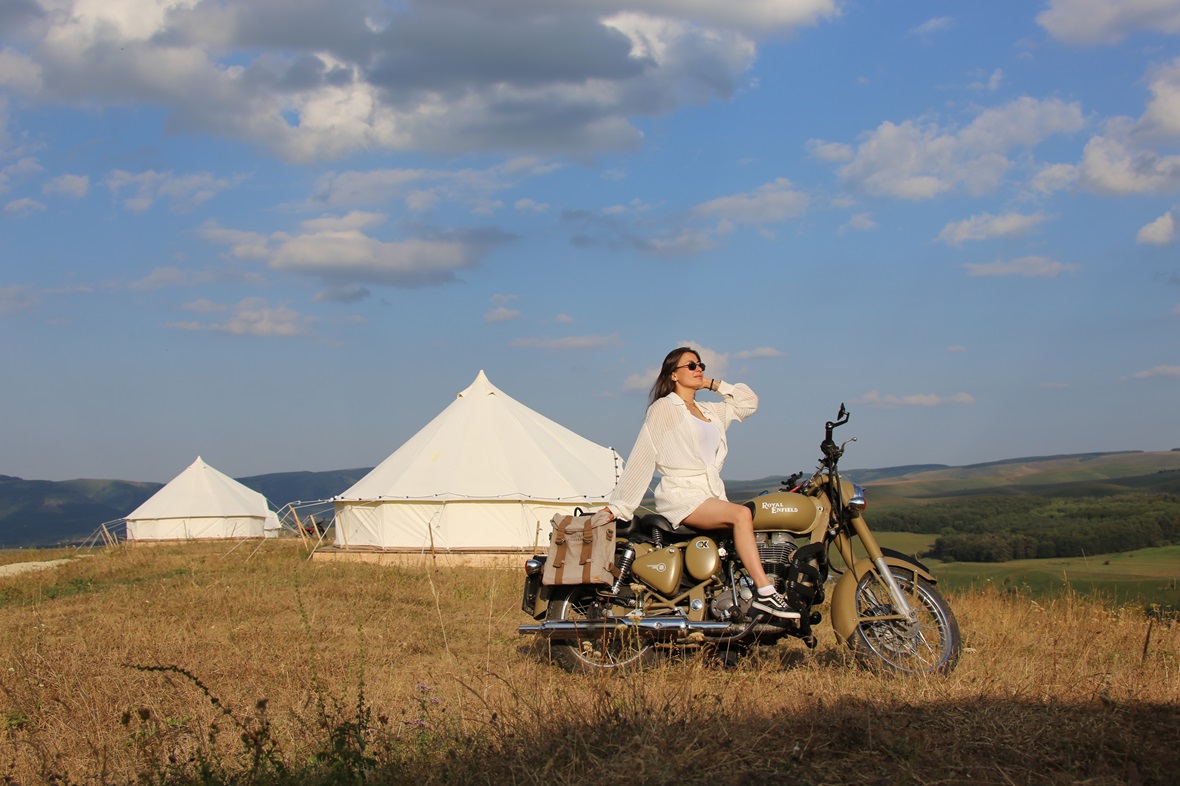 Фото: Глэмпинг «Медовые холмы» 