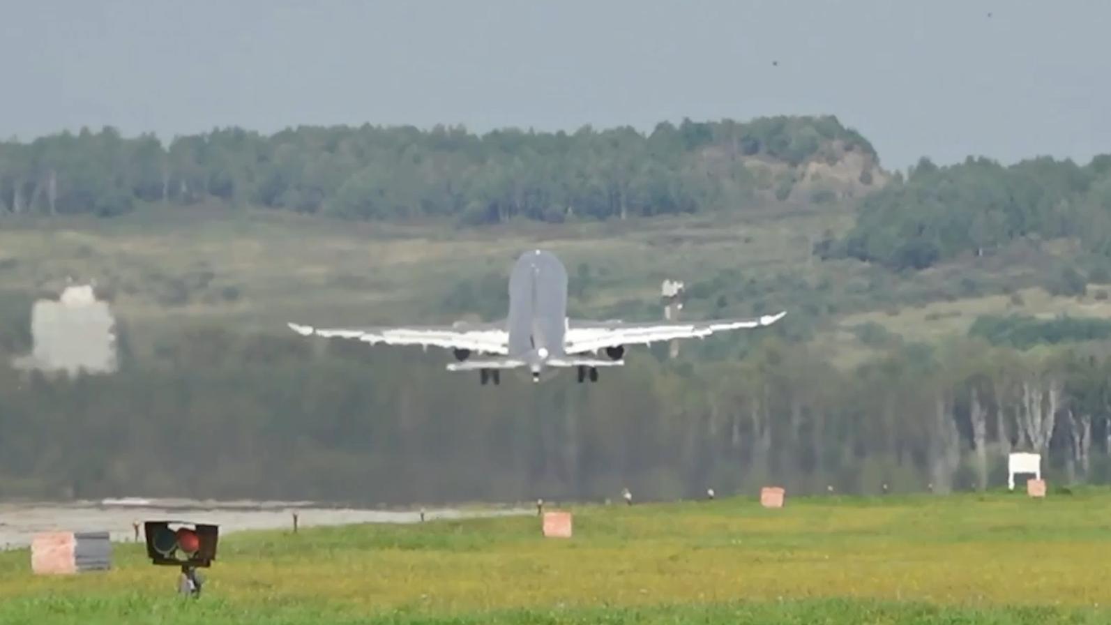 Путин заявил, что двигатели для Superjet удалось импортозаместить